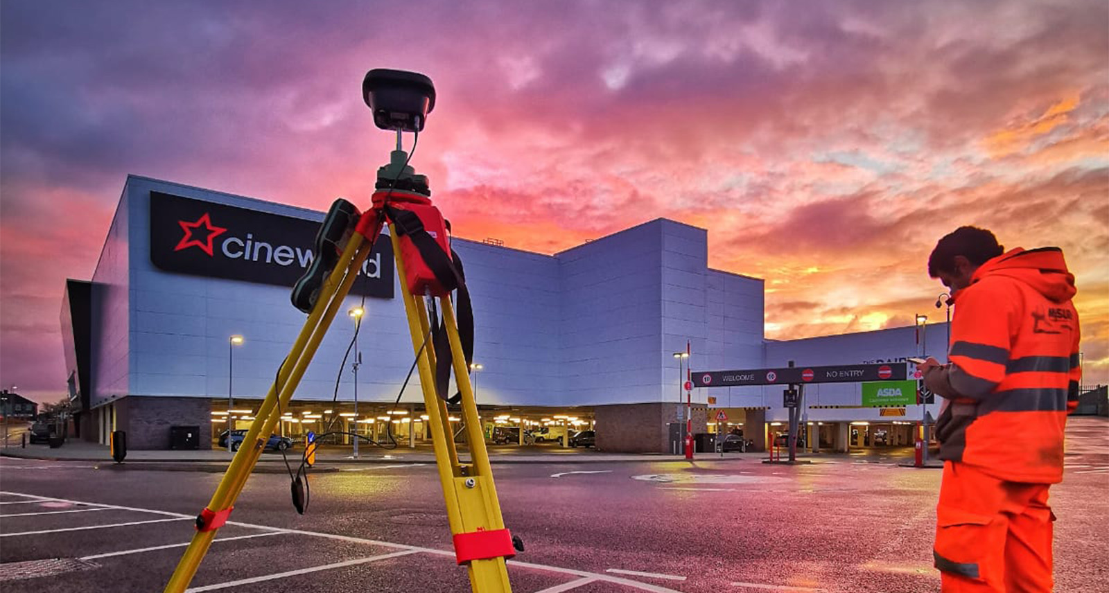  GNSS-Empfänger Leica GS18 zum Aufbau von Vermessungsnetzen